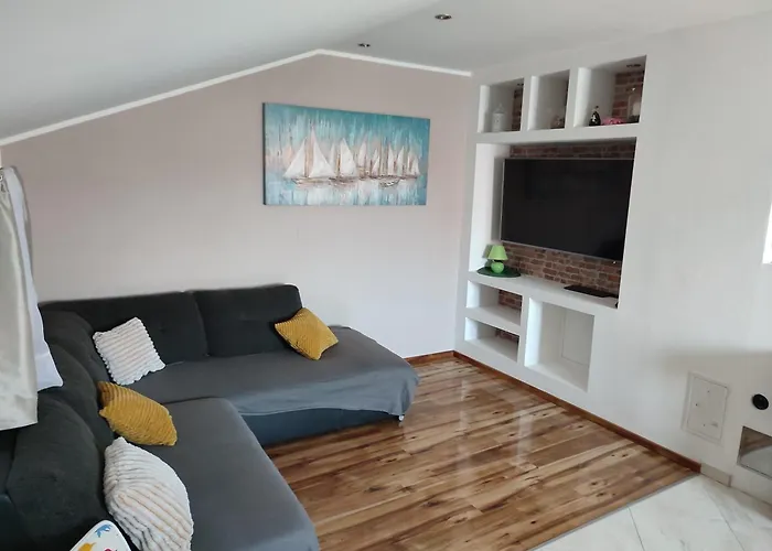 Lana * Biograd Na Moru