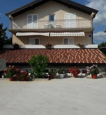 Apartment Lana